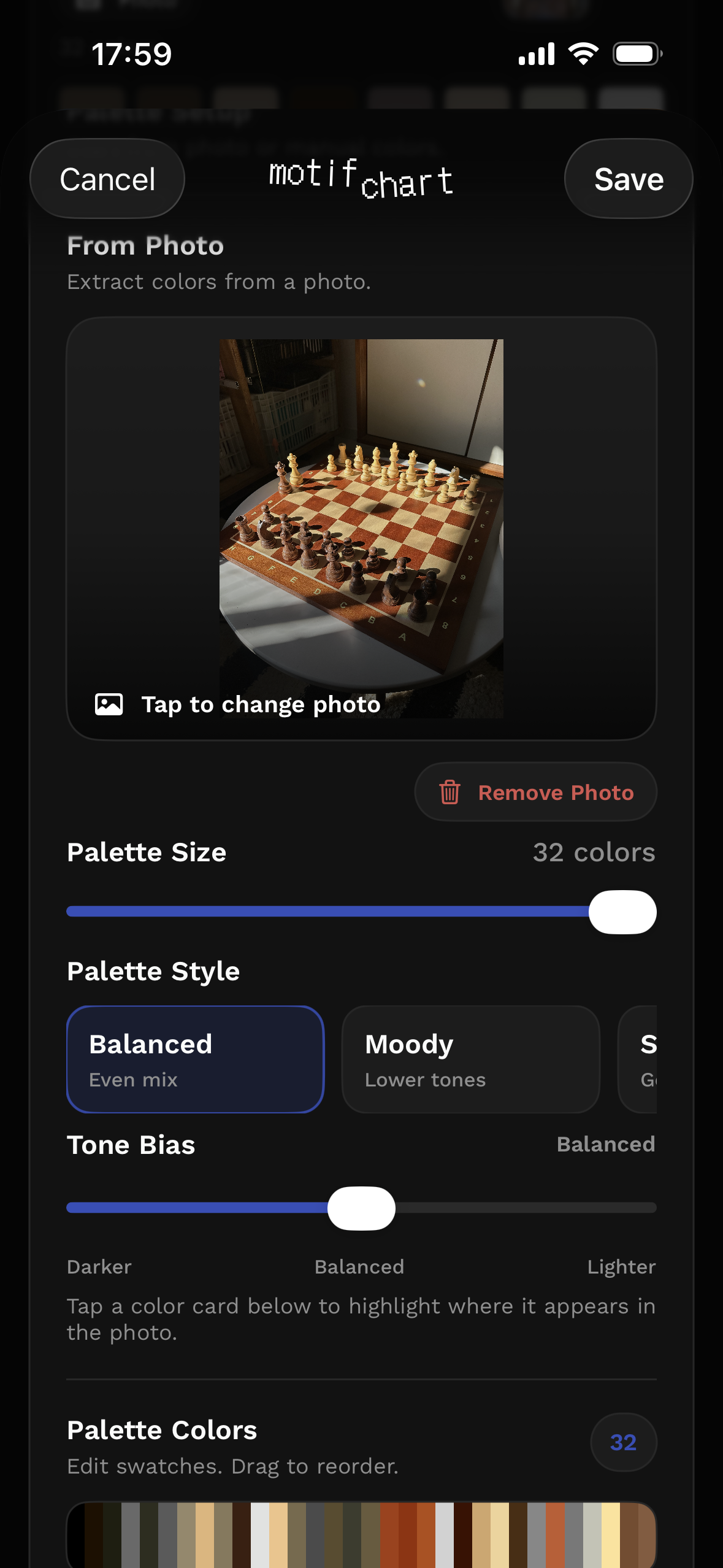 MotifChart photo palette screen extracting colors from a chess photo.